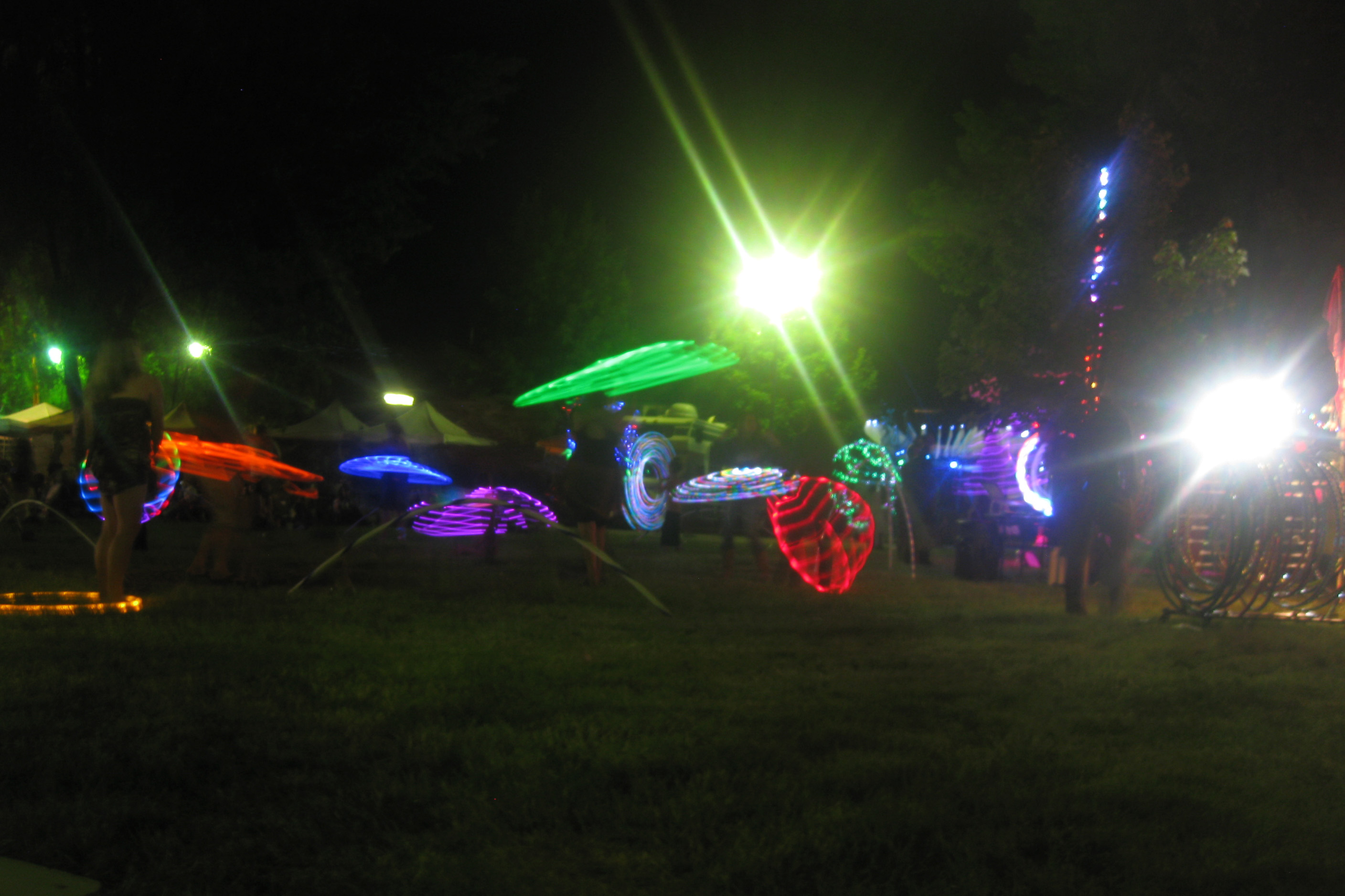 Light up hole hoops at night // Nattie on the Road