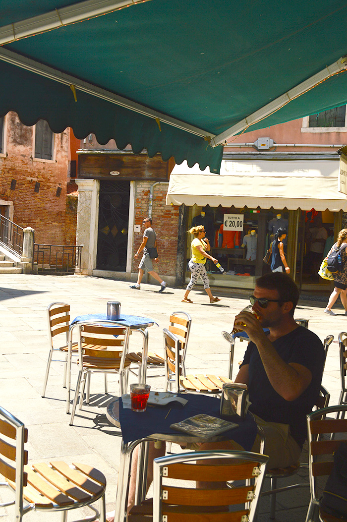 Find the best places to eat in Venice just by wandering away from the crowds // Nattie on the Road