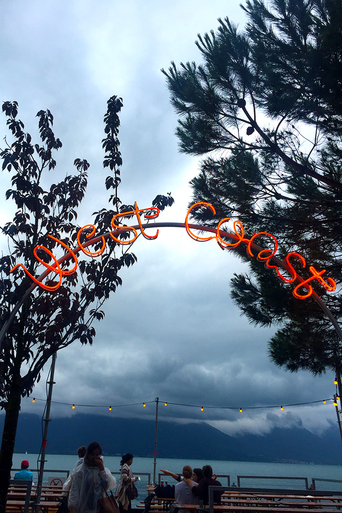 Love those neon signs! // Nattie on the Road