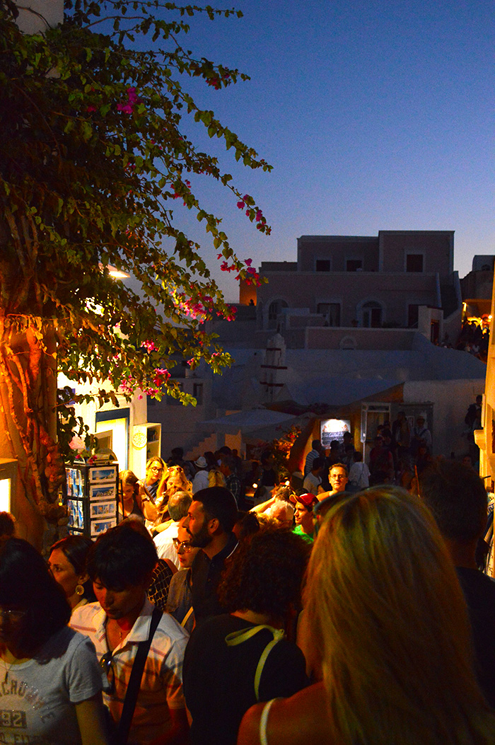 p42-crowdedsantorini