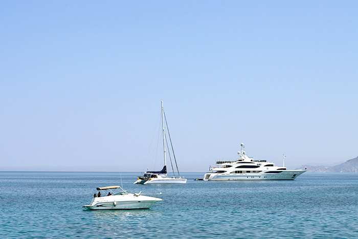 Taking ferries in the Greek Islands // Nattie on the Road