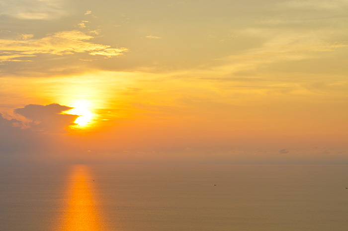 where the sea meets the sky in Koh Tao // Nattie on the Road