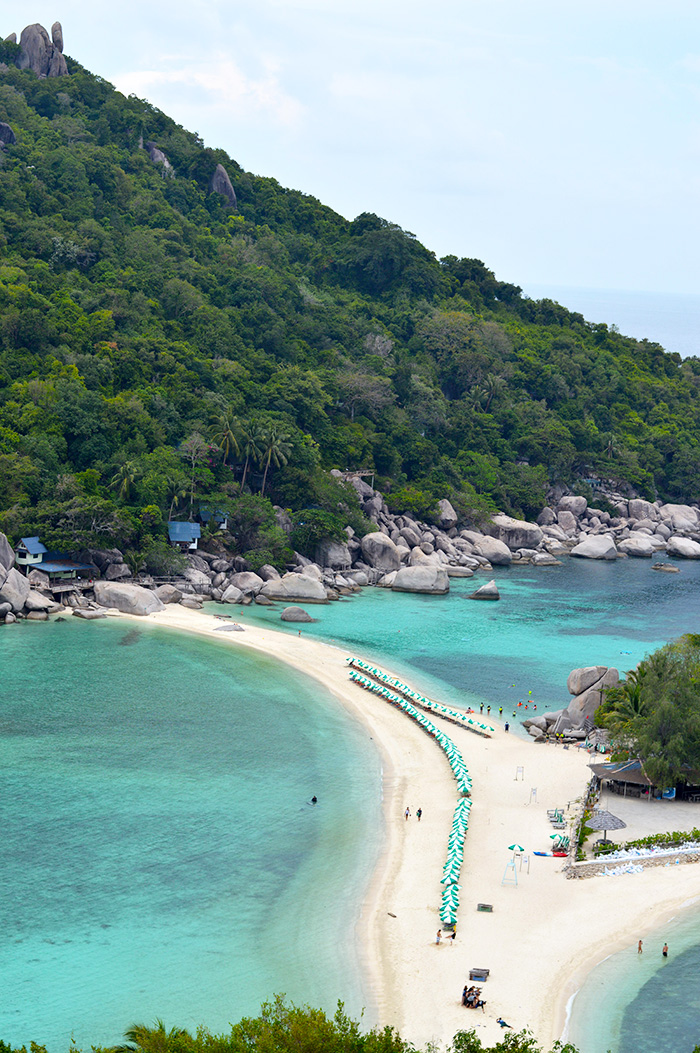 Koh Nang Yuan's white sand beaches