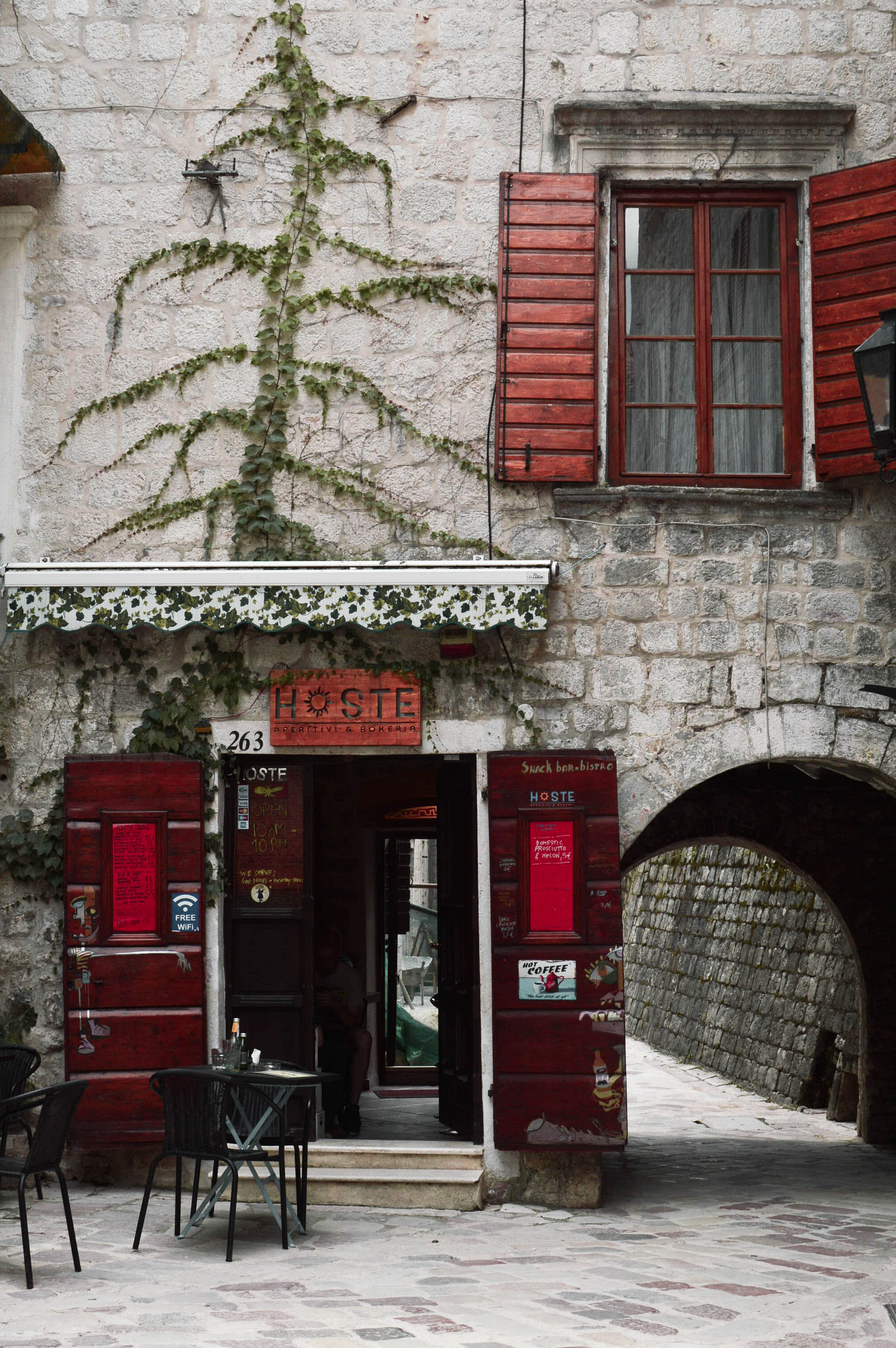 eating and drinking in Kotor